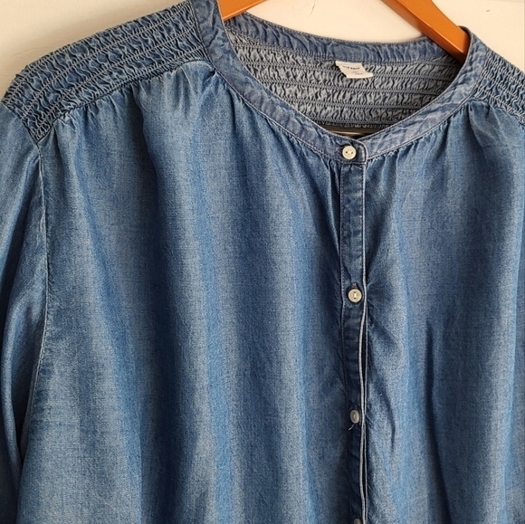 Old Navy Lyocell Chambray Botton Down Top - Picture 2 of 10